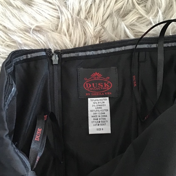 Very Flattering Strapless Black Dress - Picture 10 of 10